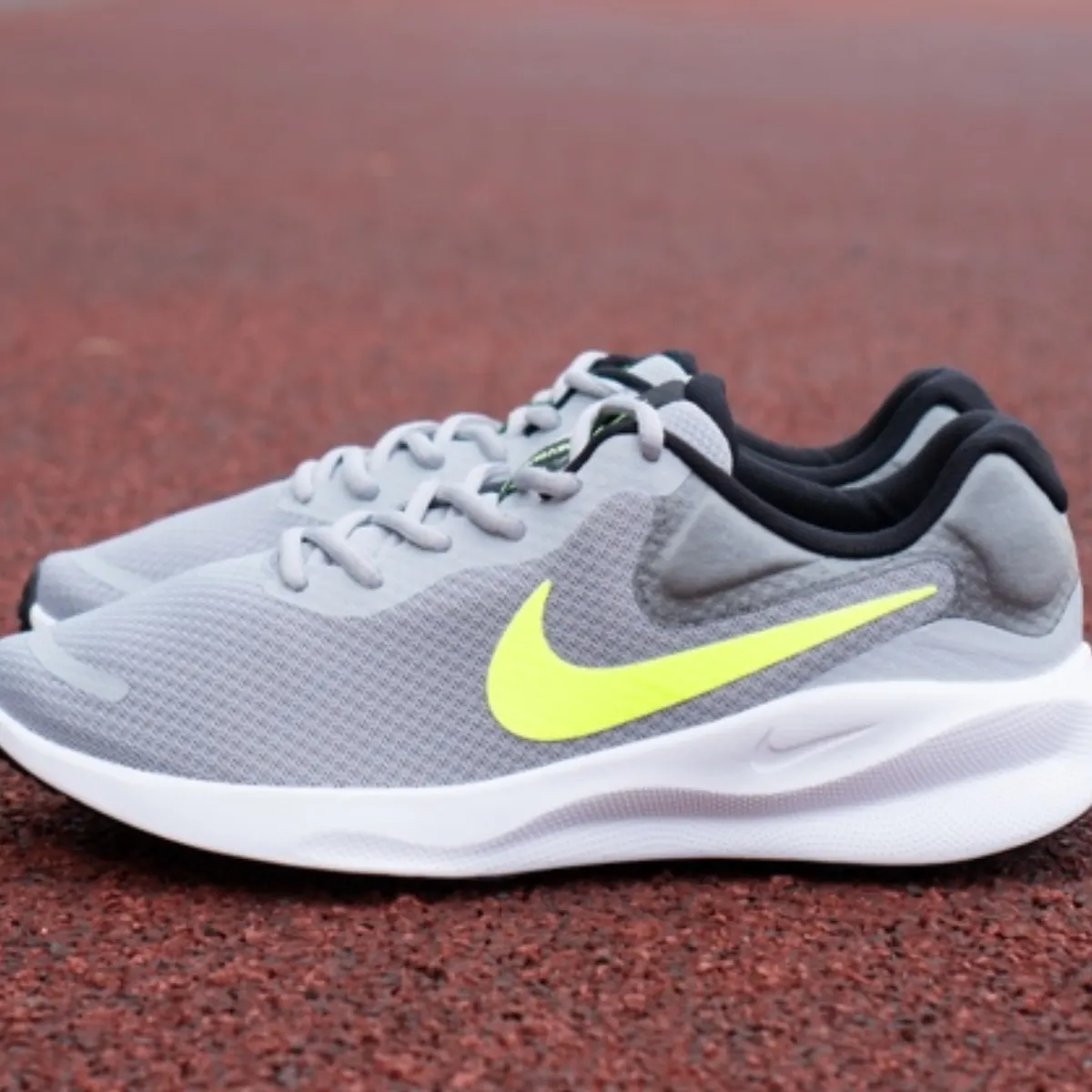 Giày chạy bộ Nike Revolution 7 Road Wolf Grey FB2207-002 — ảnh 3