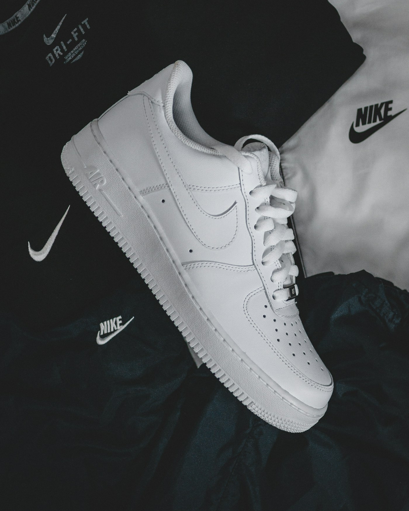 Sneaker minh họa bài viết